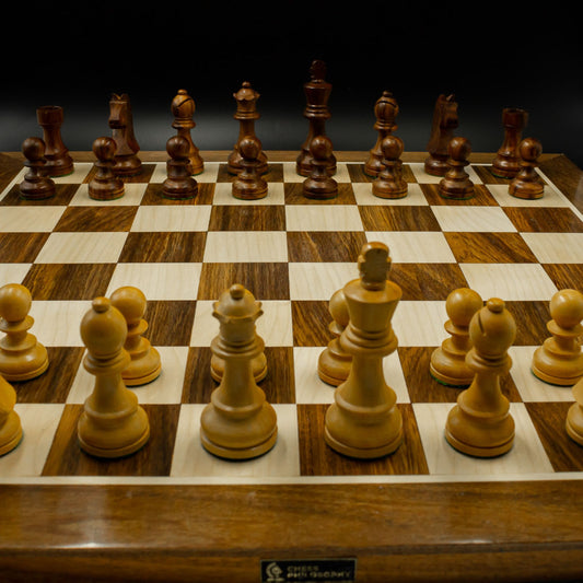 The Kings Gambit Chess Set (54cm)