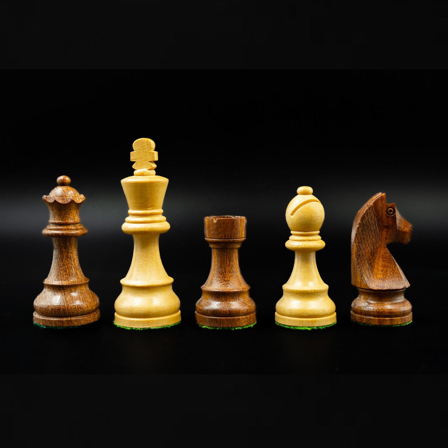 The Kings Gambit Chess Set (54cm)