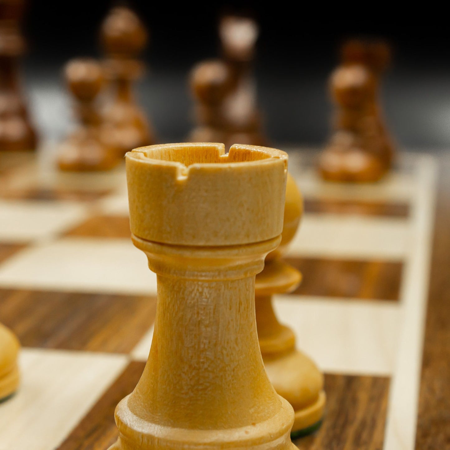The Kings Gambit Chess Set (54cm)