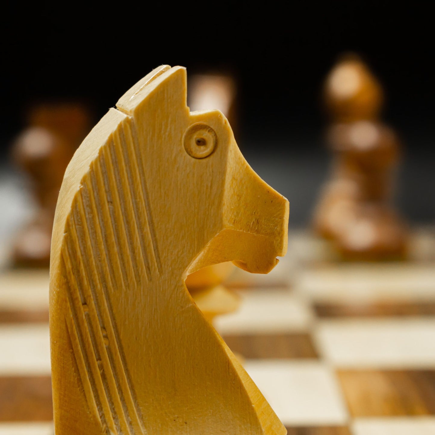 The Kings Gambit Chess Set (54cm)