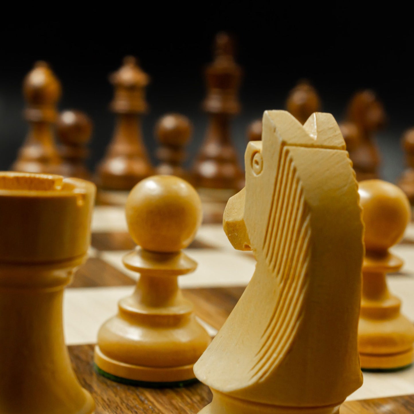The Kings Gambit Chess Set (54cm)